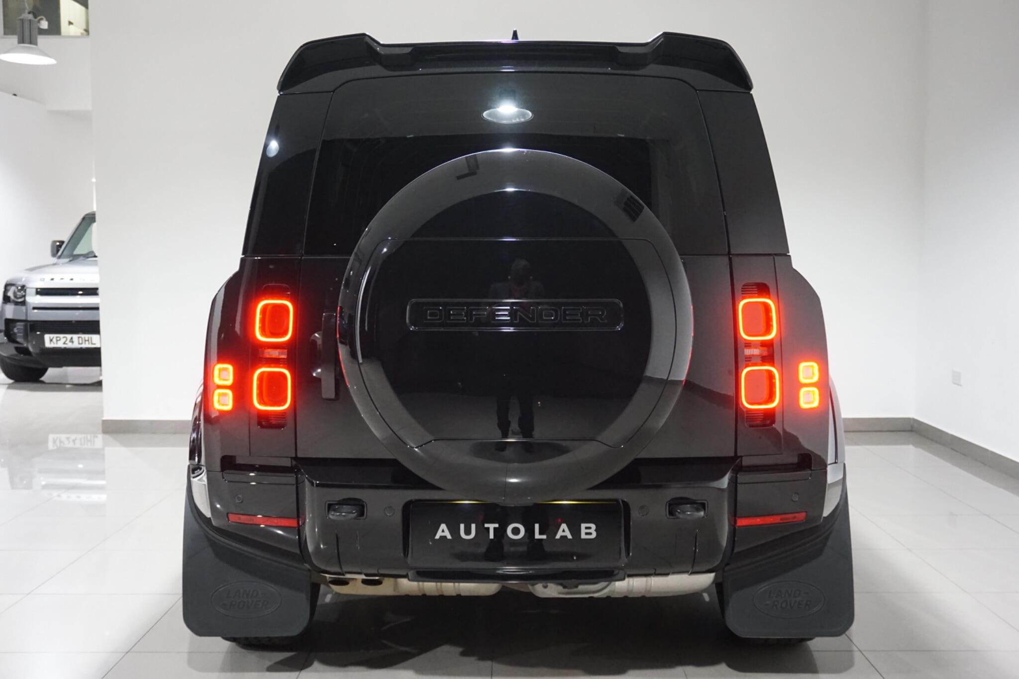 Land Rover Defender 110 3.0 D350 MHEV X-Dynamic SE SUV 5dr Diesel Auto 4WD Euro 6 (s/s) (350 ps)